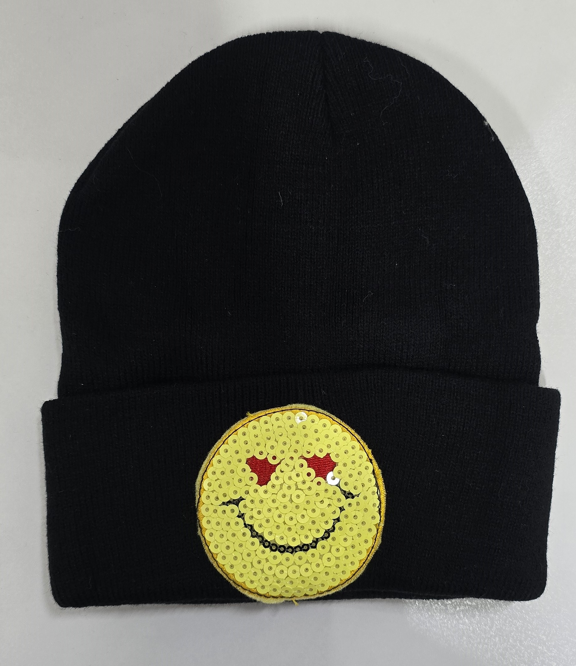 کلاه بافتنی استیکر چشم قلبی رنگ مشکی
